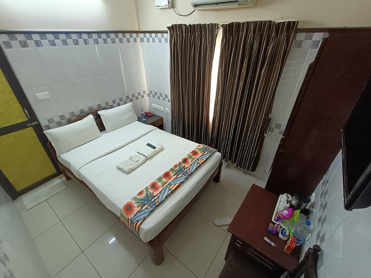 Hotel Arunachala Puduccseri Kültér fotó
