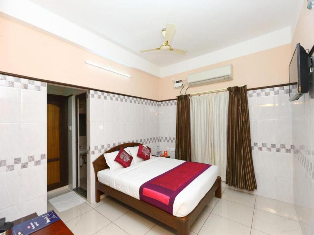 Hotel Arunachala Puduccseri Kültér fotó