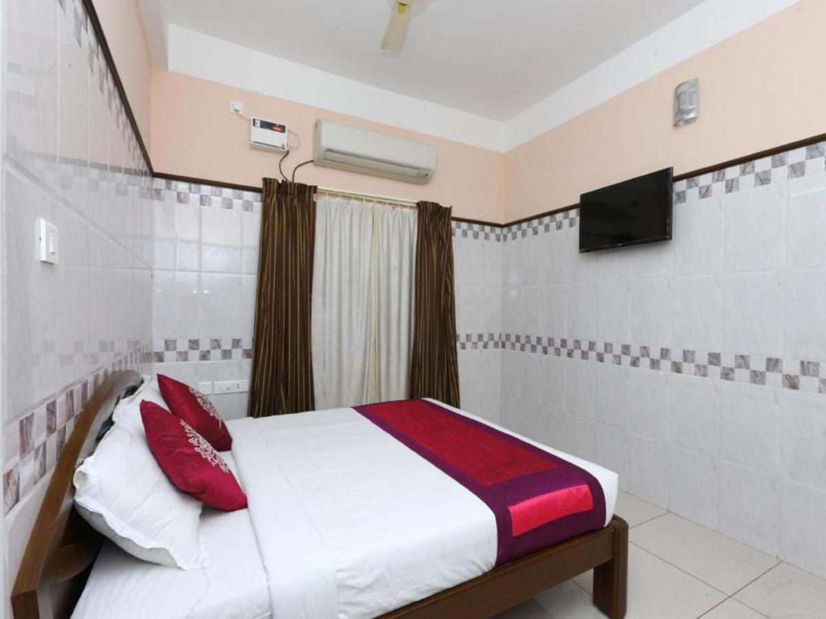 Hotel Arunachala Puduccseri Kültér fotó