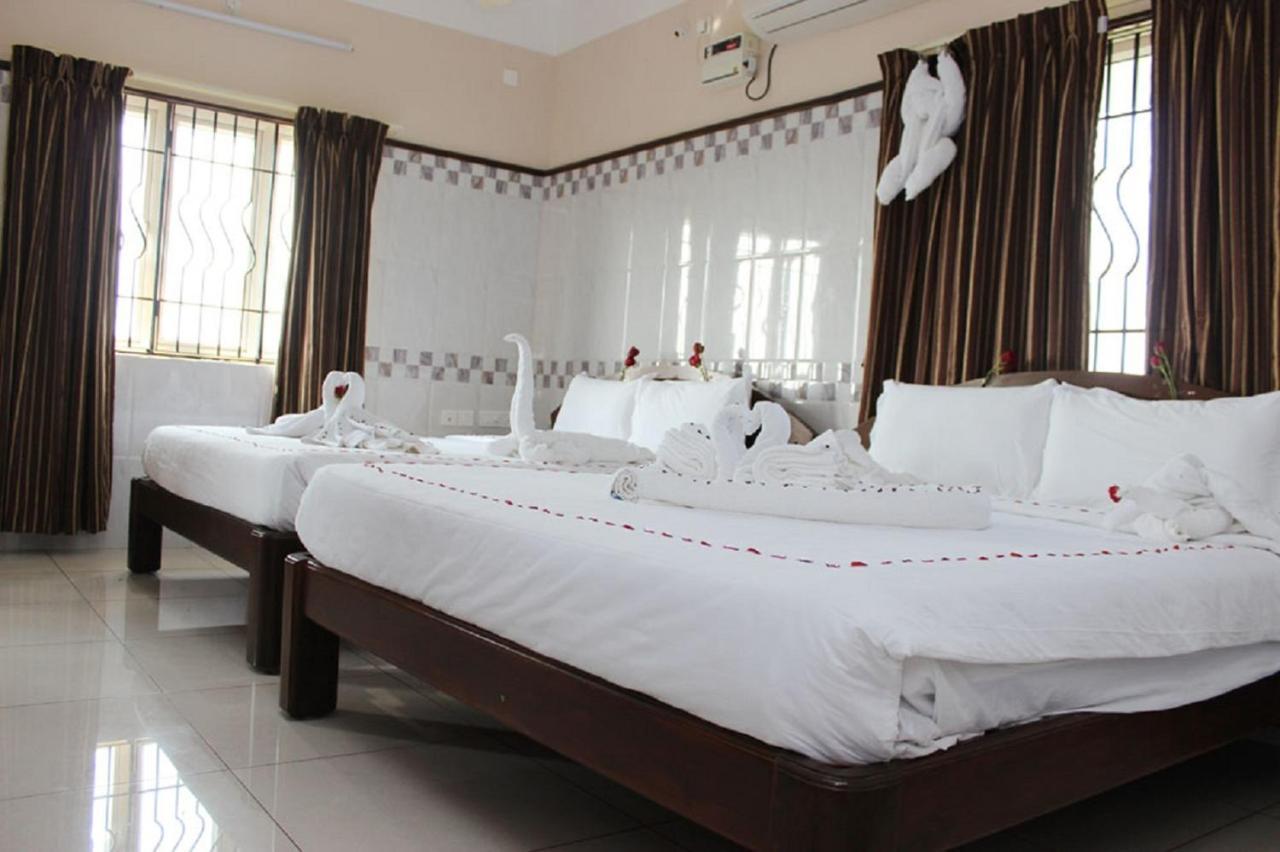 Hotel Arunachala Puduccseri Kültér fotó