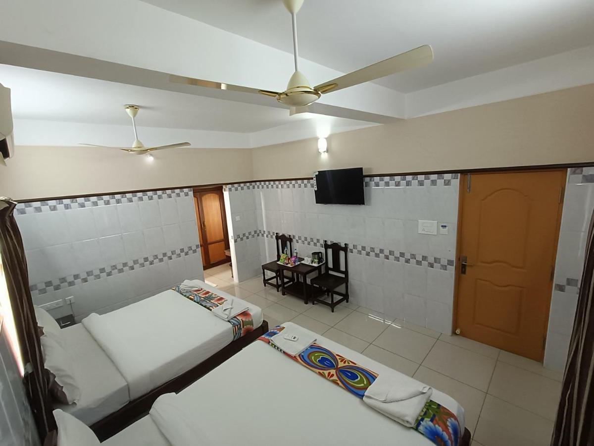 Hotel Arunachala Puduccseri Kültér fotó