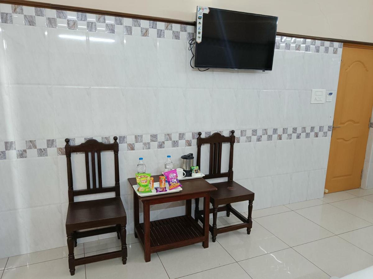 Hotel Arunachala Puduccseri Kültér fotó