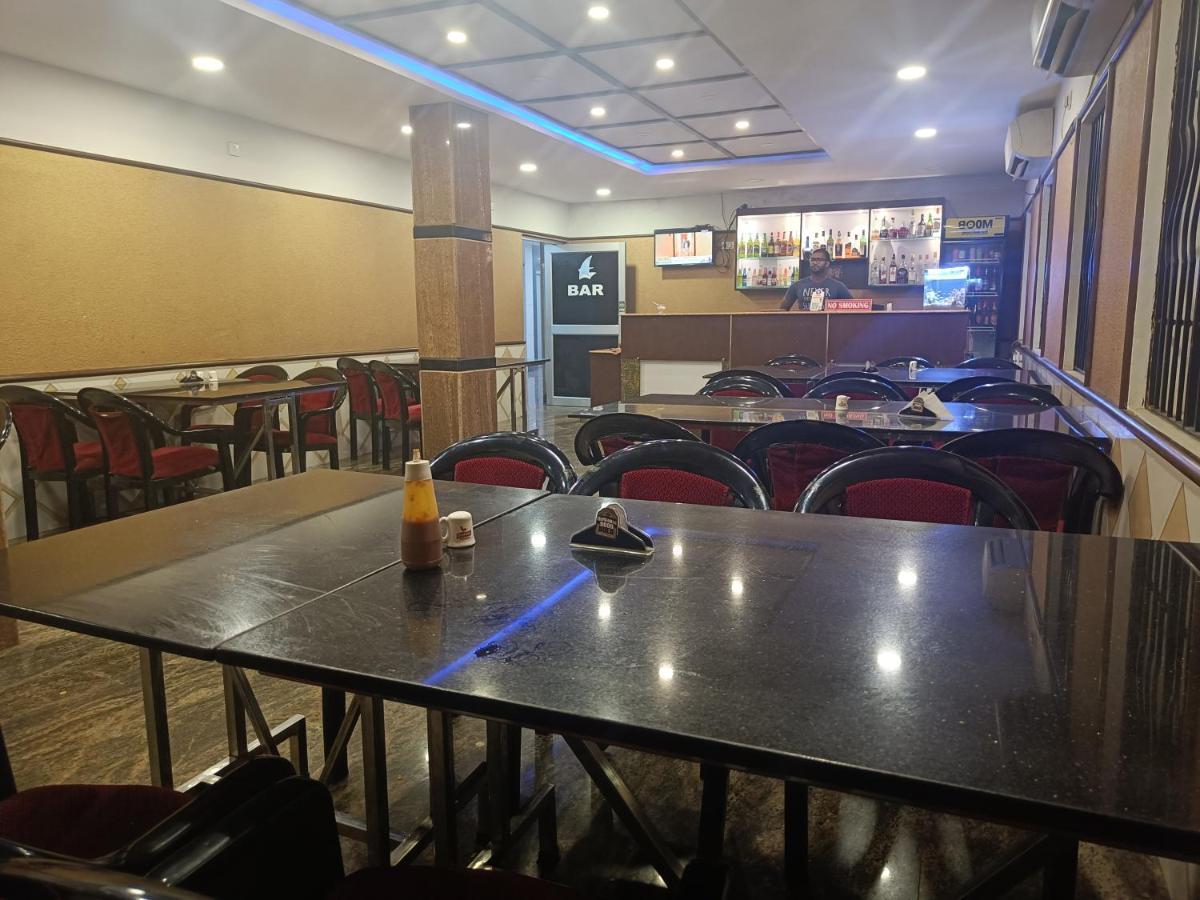 Hotel Arunachala Puduccseri Kültér fotó