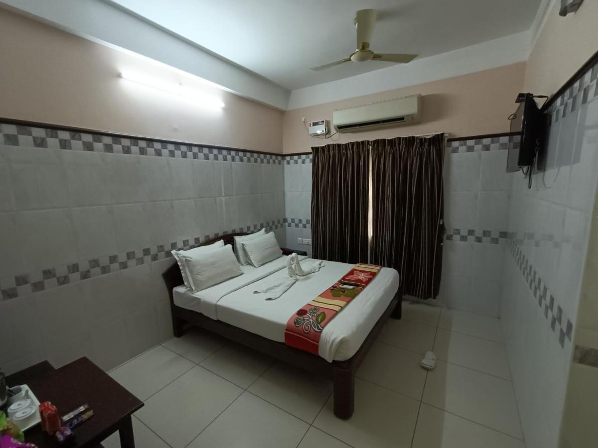 Hotel Arunachala Puduccseri Kültér fotó