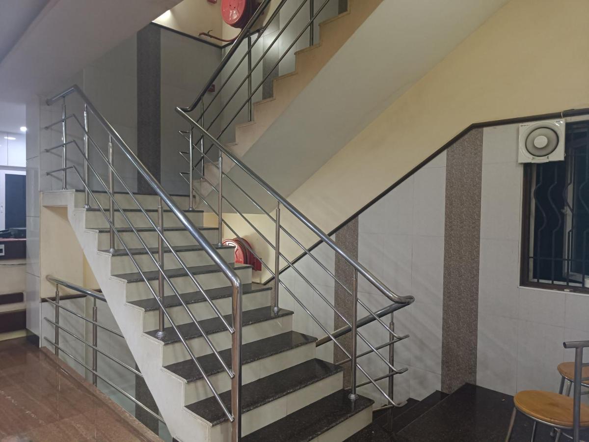 Hotel Arunachala Puduccseri Kültér fotó