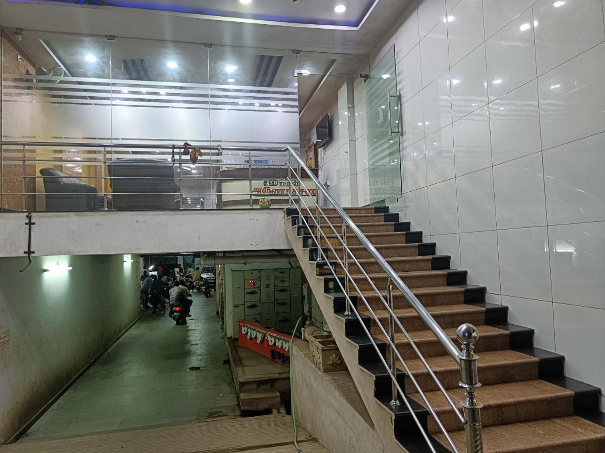 Hotel Arunachala Puduccseri Kültér fotó