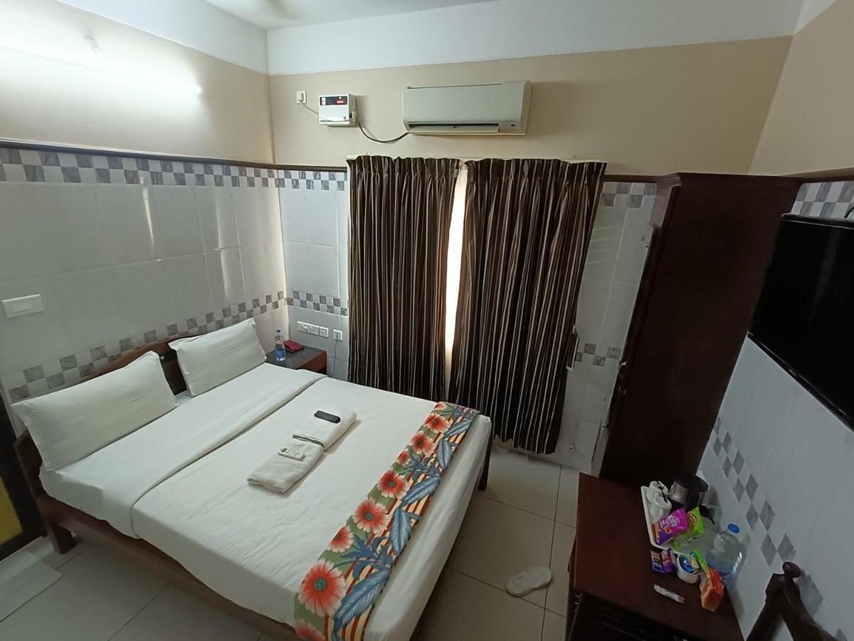 Hotel Arunachala Puduccseri Kültér fotó