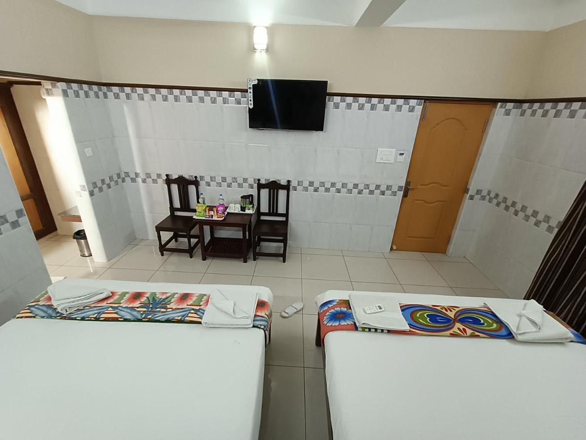 Hotel Arunachala Puduccseri Kültér fotó