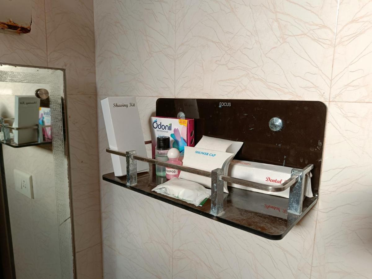 Hotel Arunachala Puduccseri Kültér fotó