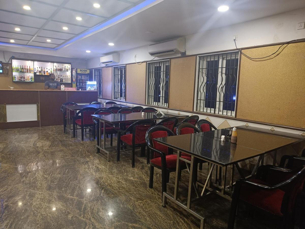 Hotel Arunachala Puduccseri Kültér fotó