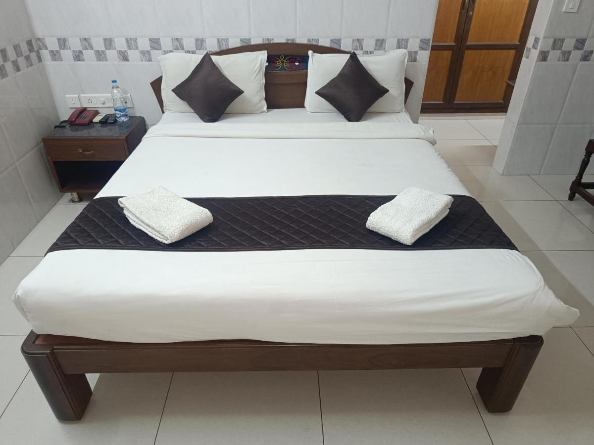 Hotel Arunachala Puduccseri Kültér fotó