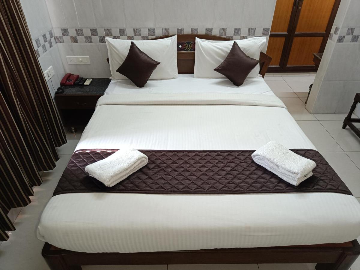 Hotel Arunachala Puduccseri Kültér fotó